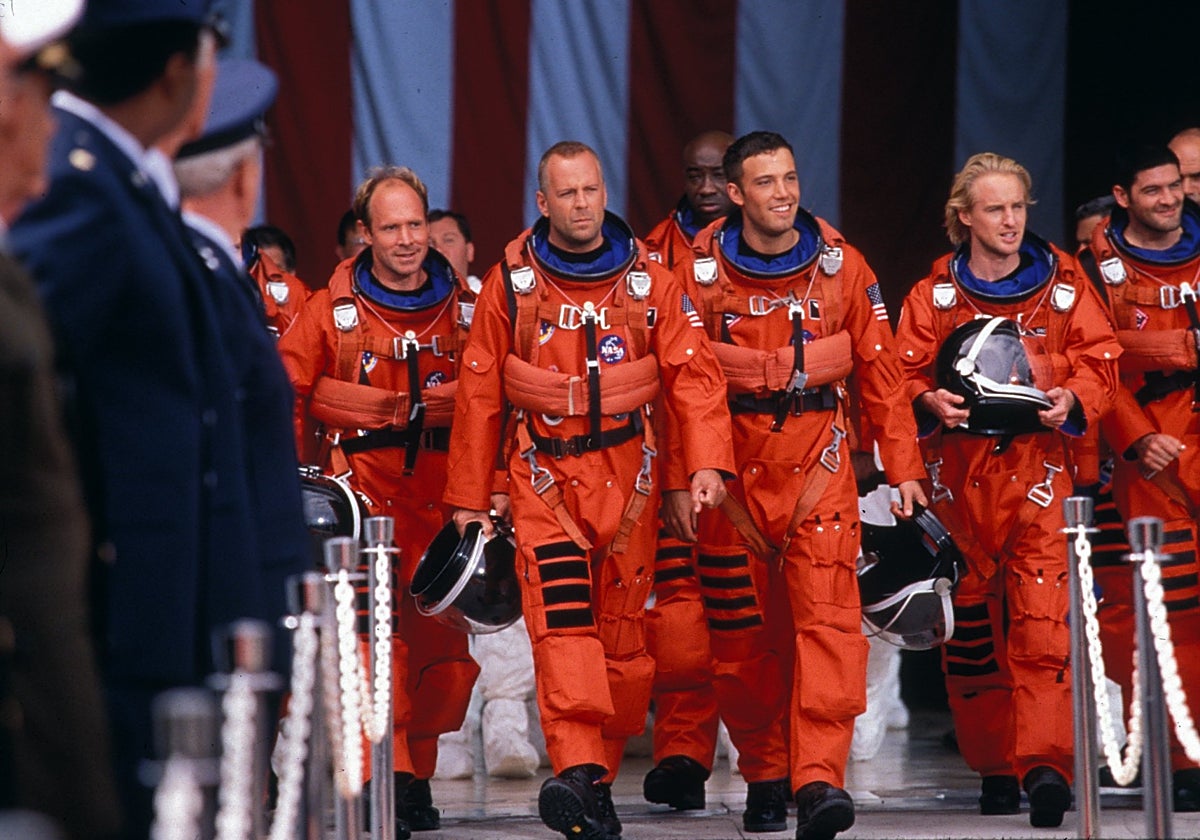 Bruce Willis, de la plataforma petrolífera a astronauta para salvar el mundo de un meteorito mortal en 'Armageddon'