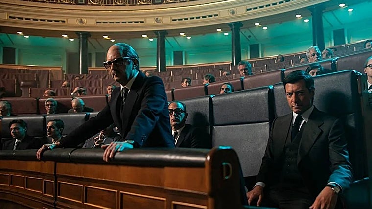 La serie consta de cuatro capítulos donde Álvaro Morte se mete en el papel de Suárez