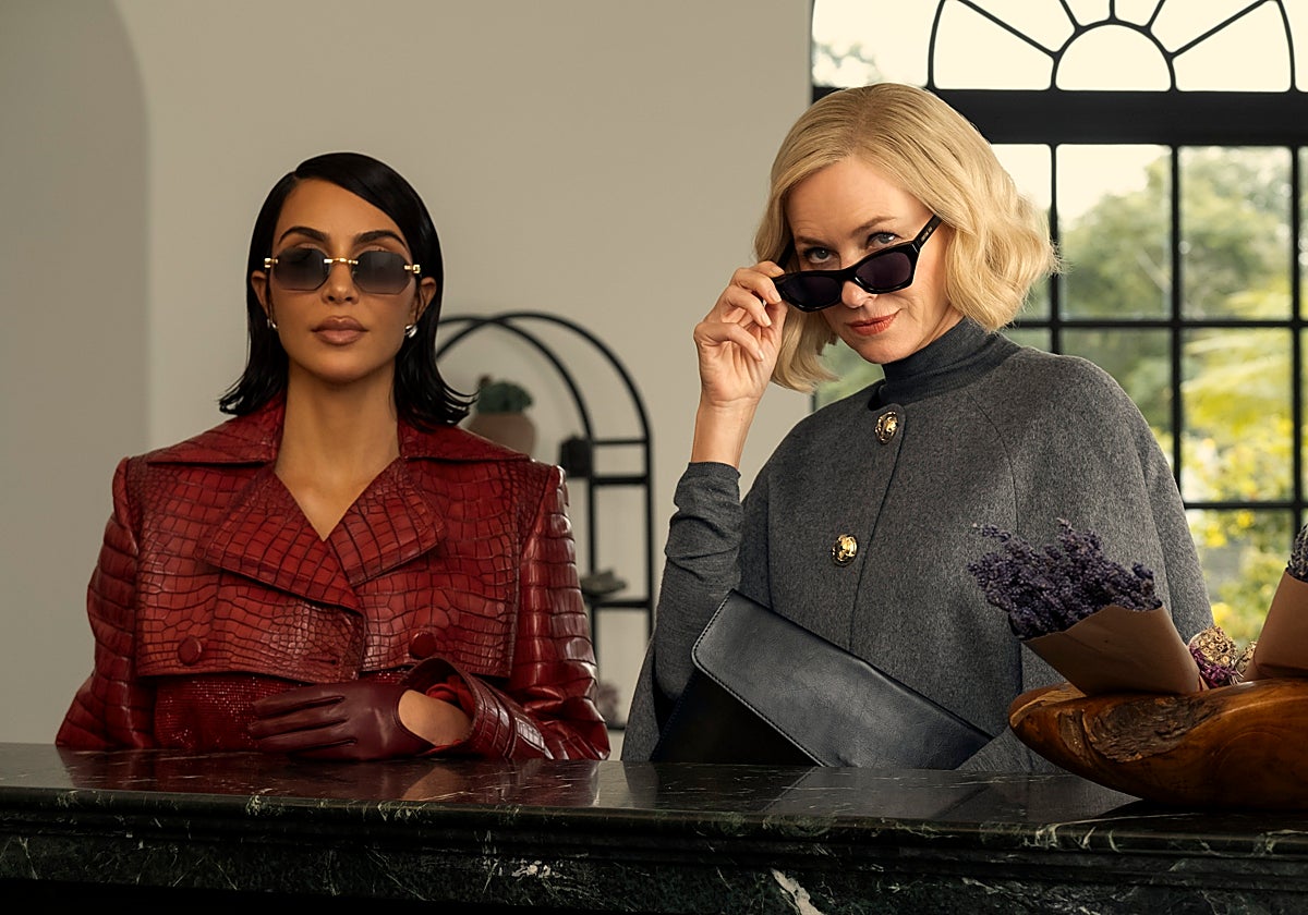 Kim Kardashian y Naomi Watts en 'Todas las de la ley'