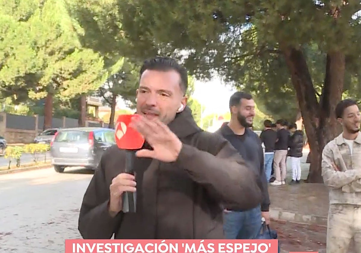 Un equipo de 'Espejo Público' ha visto como un individuo se ha liado a puñetazos con ellos.