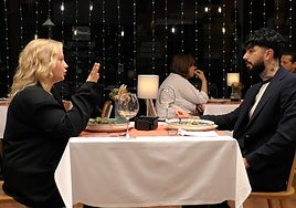 Una soltera de 'First Dates' conquista a su cita con una confesión inesperada: «Tengo varias opciones y...»