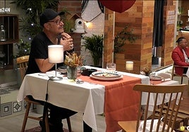 Un soltero de 'First Dates' se escabulle al baño y ya no vuelve con su cita: «Me ha dejado muerto»