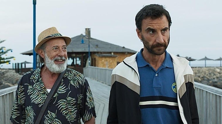 Crítica de 'Playa de Lobos' (***): La huella de Francella y Rovira, o extraños en un chiringuito