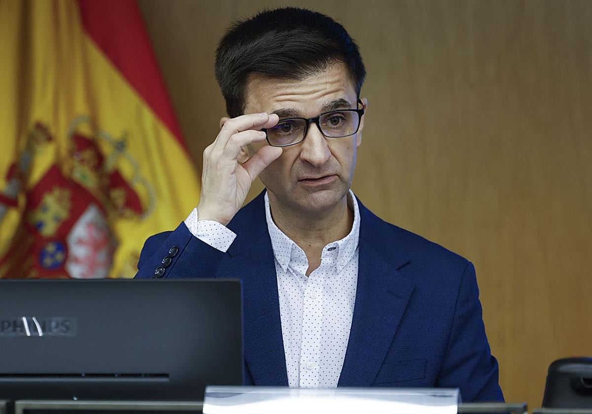 José Pablo López durante su comparecencia ante la Comisión Mixta de Control Parlamentario en junio.