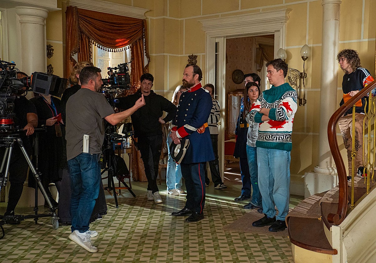 Josep Cister, durante el rodaje de una de las escenas de 'La Promesa'