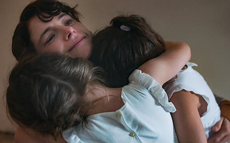 Imagen principal - Arriba, 'La hija oscura', Izquierda 'Wild rose', derecha 'Fargo'