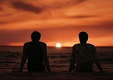 Imagen secundaria 1 - Hudson Williams y Connor Storrie protagonizan 'Más que rivales'