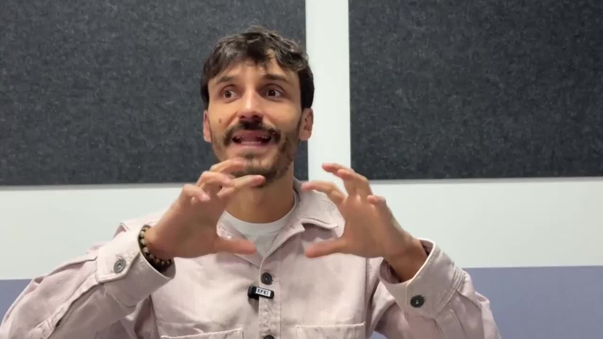 Colombia debe hallar a sus desaparecidos para lograr la paz, afirma cineasta de &#039;Forenses&#039;