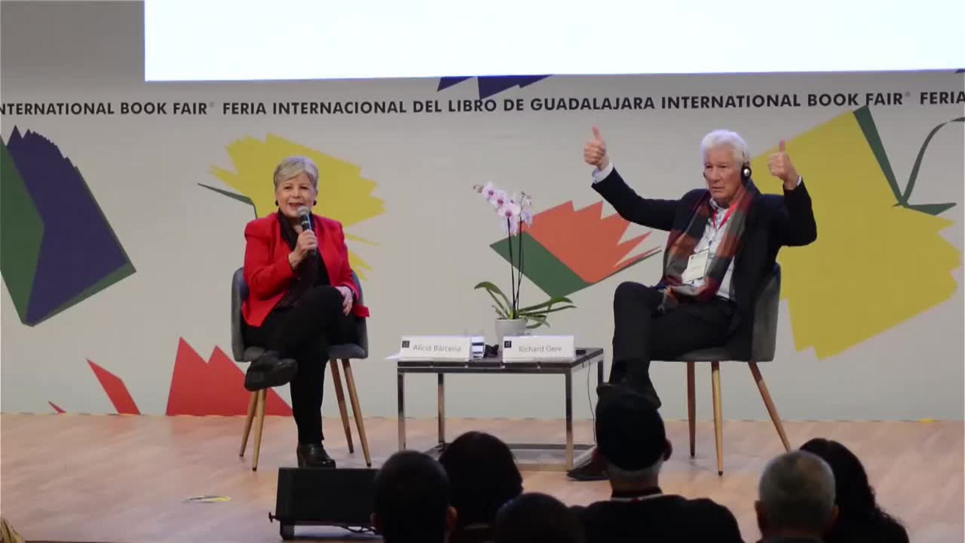Richard Gere carga duramente contra Trump en su participación en la FIL de Guadalajara