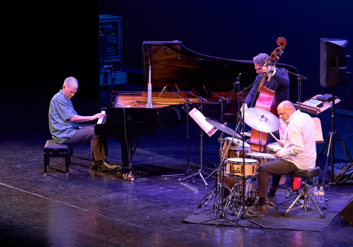 Brad Mehldau, Larry Grenadier y Jeff Ballard durante su actuación en el Teatro de la Maestranza