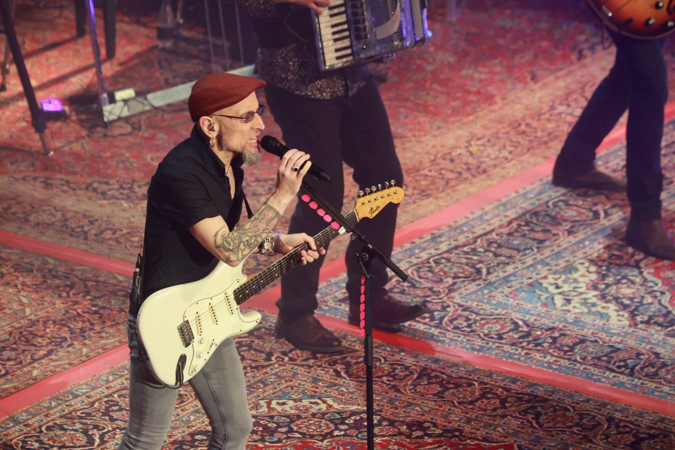 Fito encandiló al público sevillano con sus canciones 