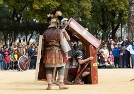 Sevilla es Roma en imágenes: los jardines del Prado de San Sebastián se convierten en un campamento romano del siglo I