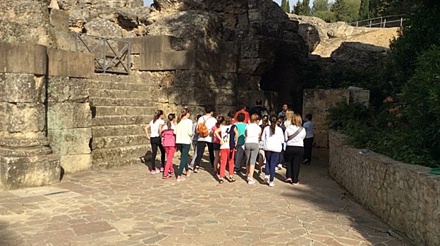 Engranajes Culturales propone una atractiva visita para toda la familia a las ruinas de Itálica