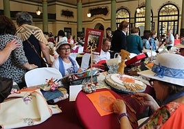 El XIV Encuentro de Encajeras de Bolillos reúne en Sevilla a más de 500 personas el último fin de semana de marzo