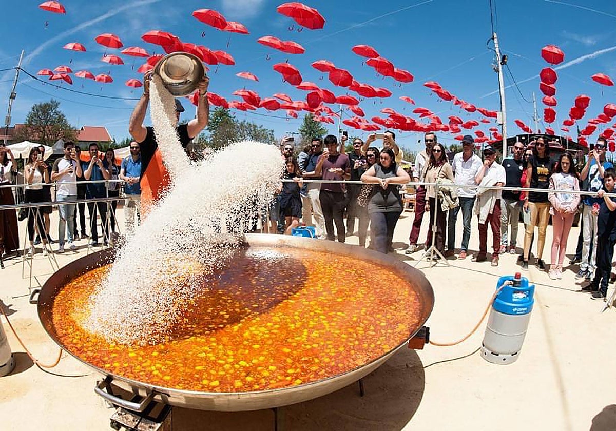 La paella gisgante del Mairena Market Fest