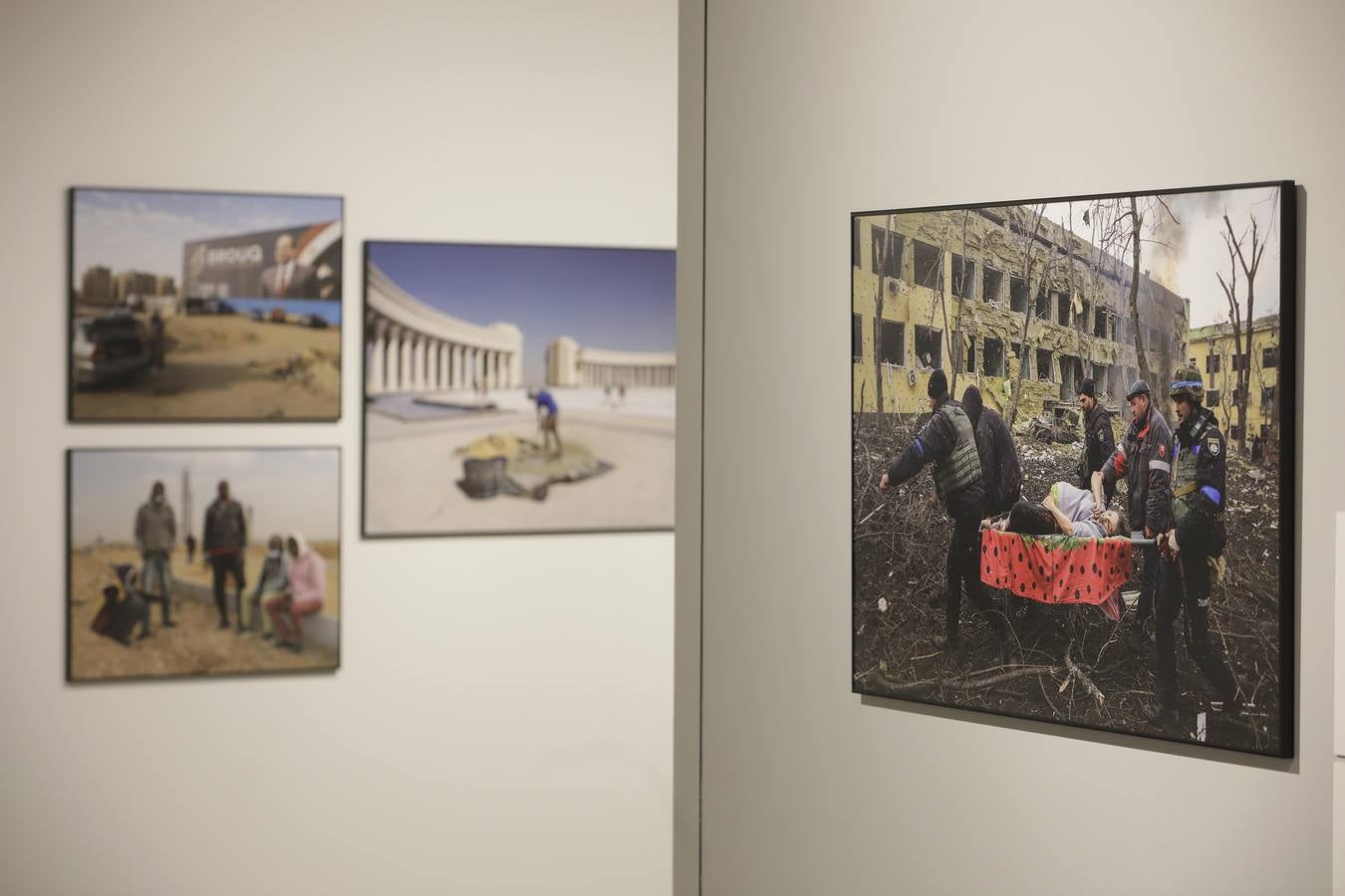 La inauguración de la exposición World Press Photo 2023 en la Fundación Cajasol de Sevilla