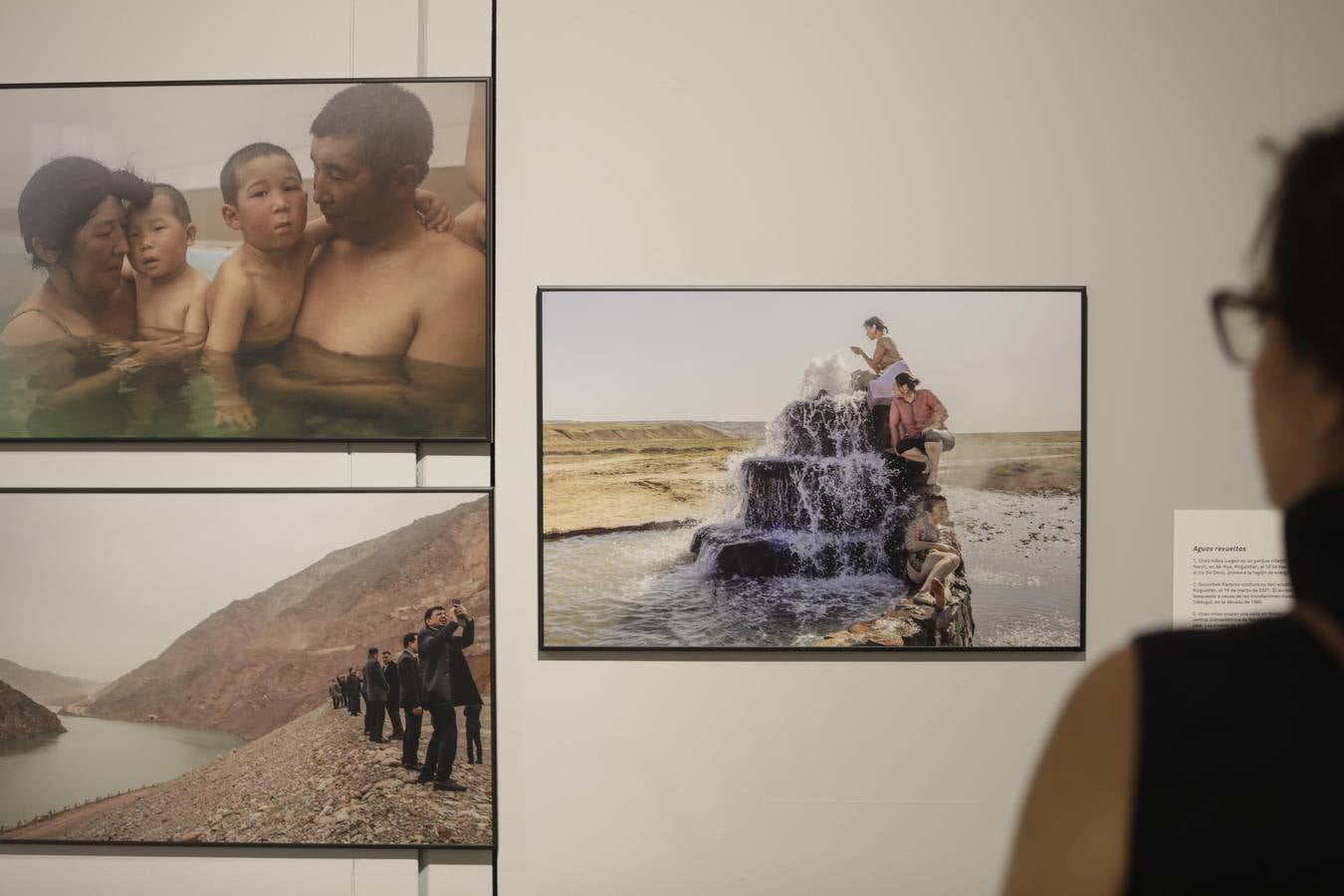 La inauguración de la exposición World Press Photo 2023 en la Fundación Cajasol de Sevilla