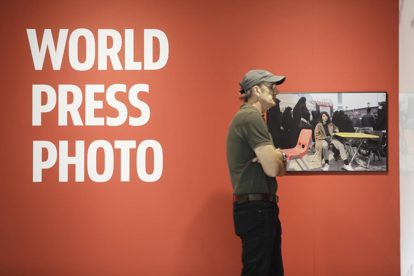 La inauguración de la exposición World Press Photo 2023 en la Fundación Cajasol de Sevilla