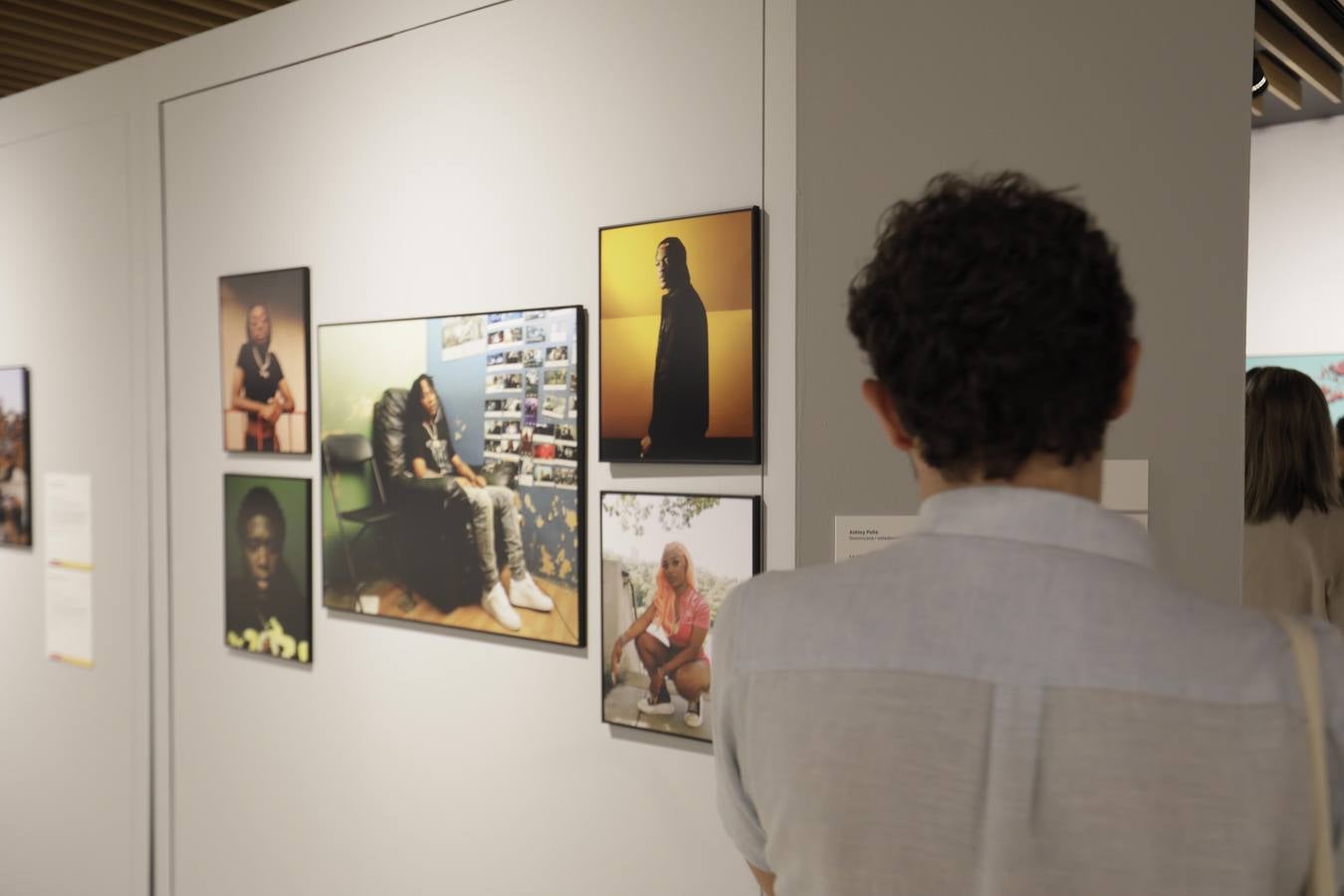 La inauguración de la exposición World Press Photo 2023 en la Fundación Cajasol de Sevilla