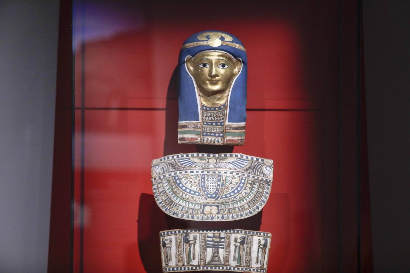 La exposición 'Momias de Egipto. Redescubriendo seis vidas', en CaixaForum Sevilla 2023