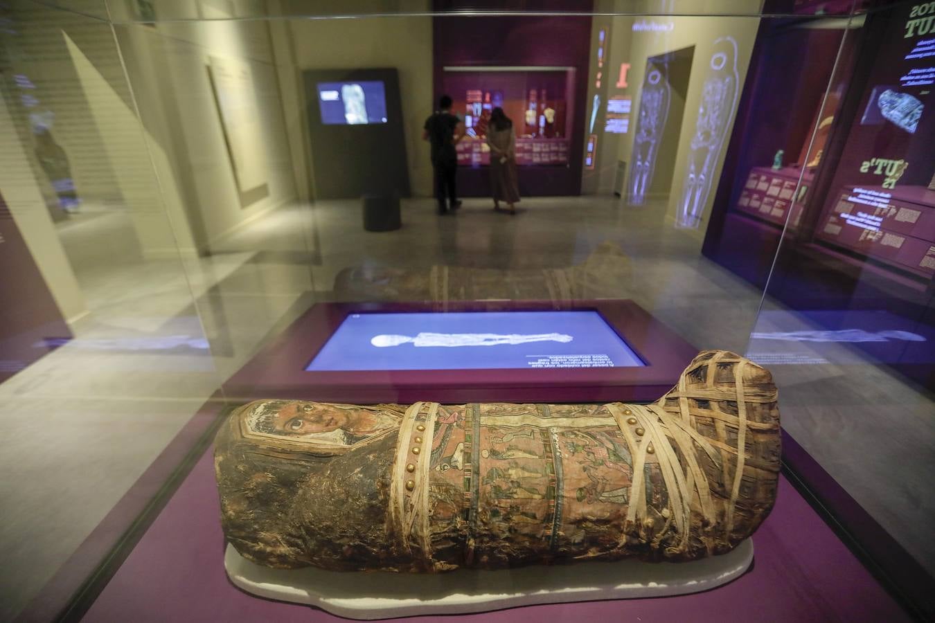 La exposición 'Momias de Egipto. Redescubriendo seis vidas', en CaixaForum Sevilla 2023