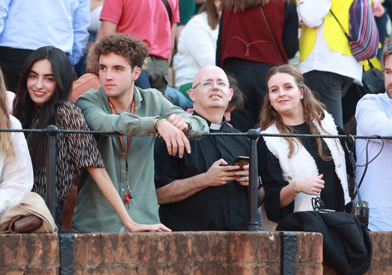 Aspecto muy ambientado de la Maestranza durante el festival de música Ktholic