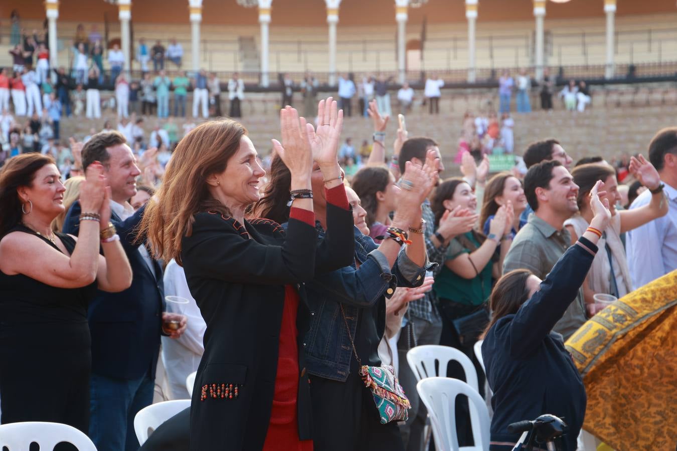 Aspecto muy ambientado de la Maestranza durante el festival de música Ktholic