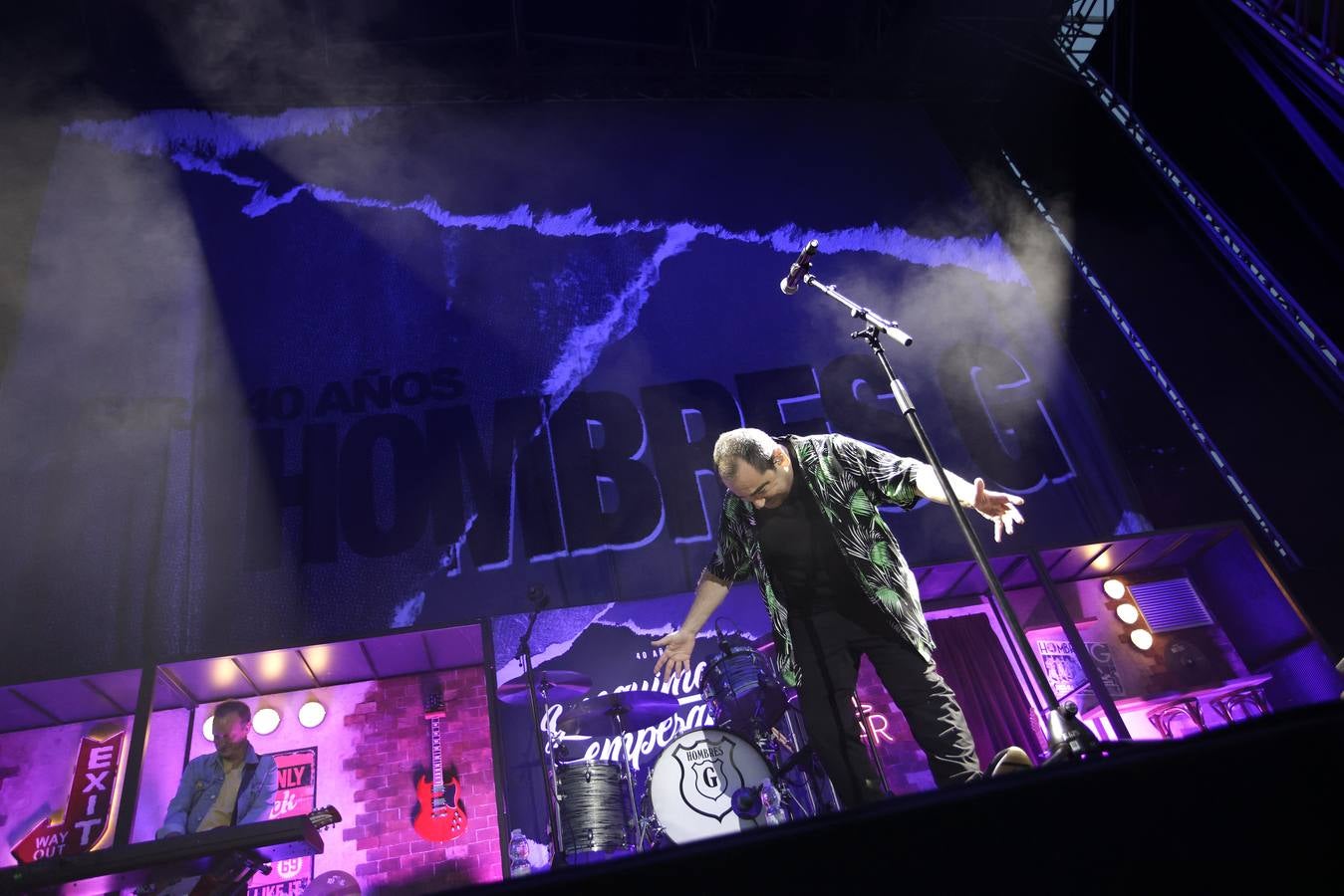 El público coreó las canciones que convirtieron al grupo Hombres G en un fenómeno de masas