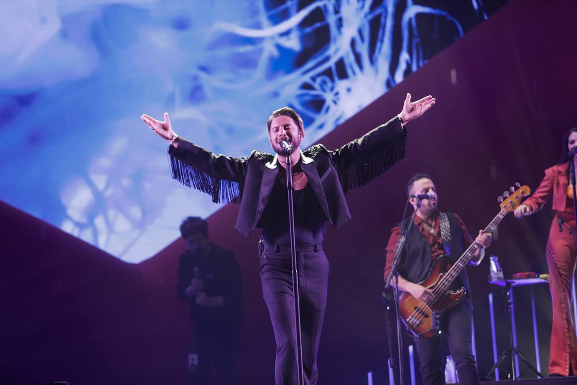 Manuel Carrasco ha iniciado su gira en Sevilla ante 70.000 personas