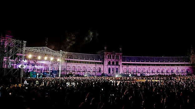 La Plaza de España acogió a un gran número de personas durante la celebración del Icónica Sevilla Fest 2022