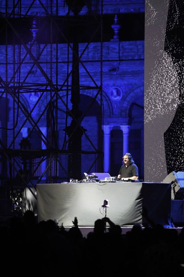 Concierto de Solomun en la Plaza de España para inaugurar el Icónica Sevilla Fest 