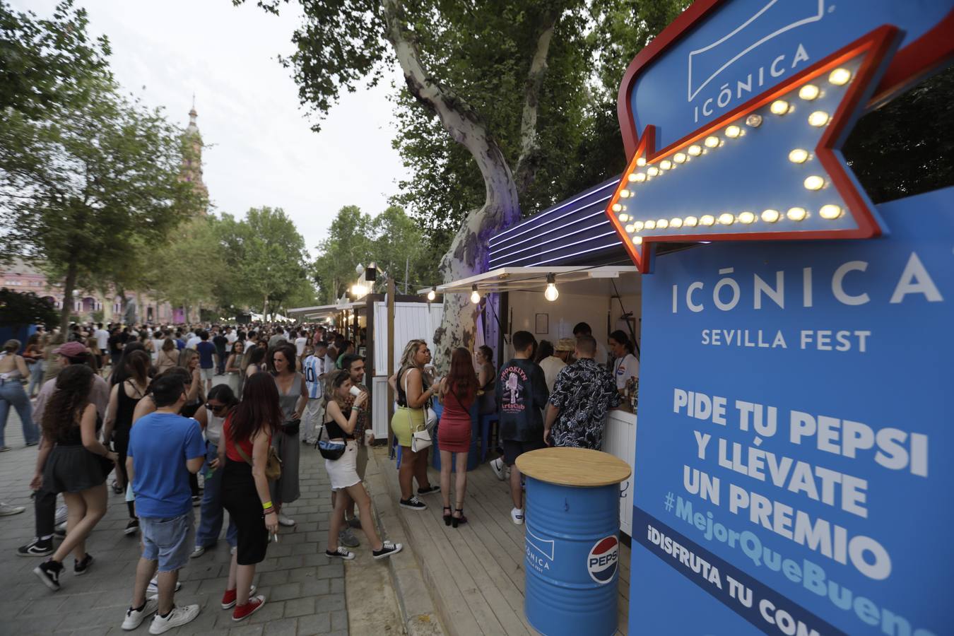 Concierto de Bizarrap en la Plaza de España para el Icónica Sevilla Fest