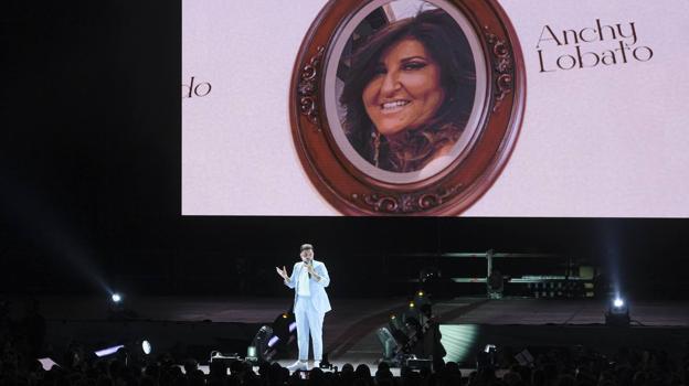 El cumpleaños más multitudinario en la gran noche de Juan Amodeo