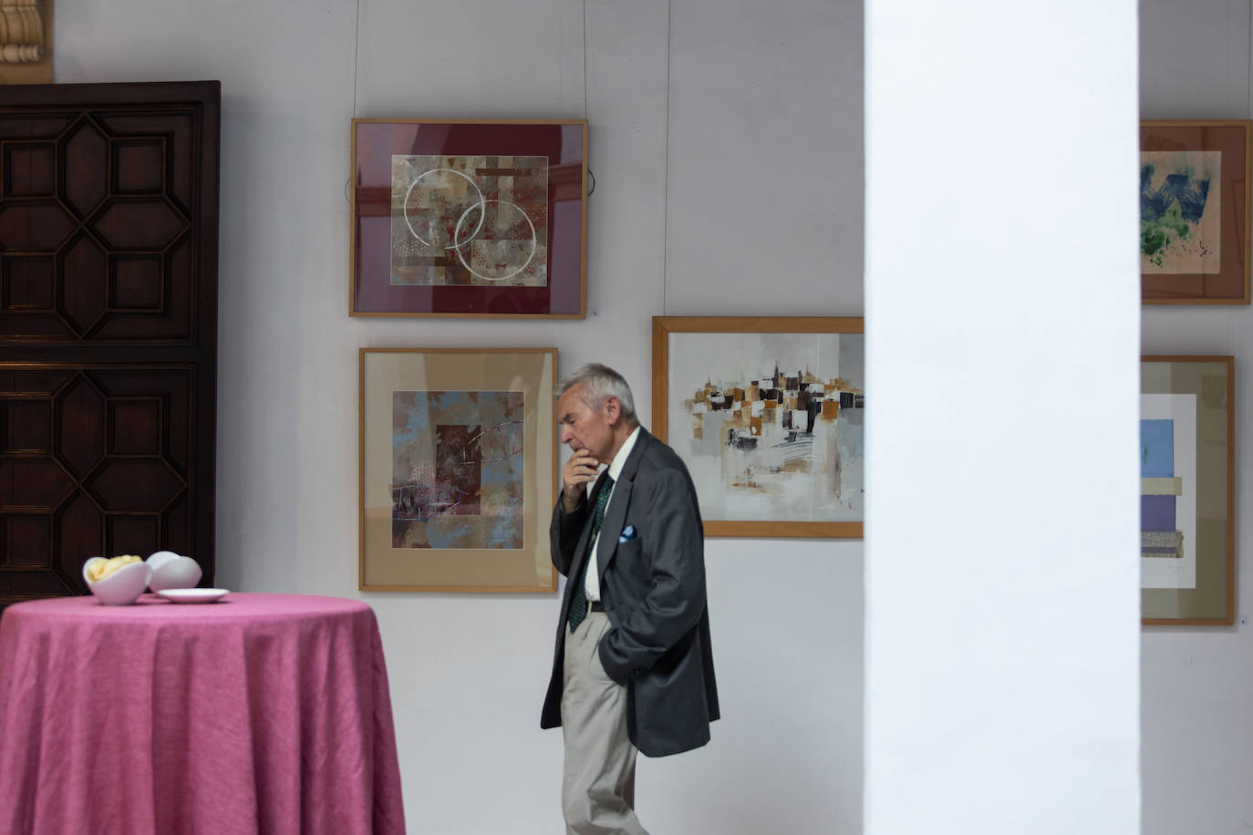 Inauguración de la exposición solidaria de la Fundación La Caixa en Sevilla