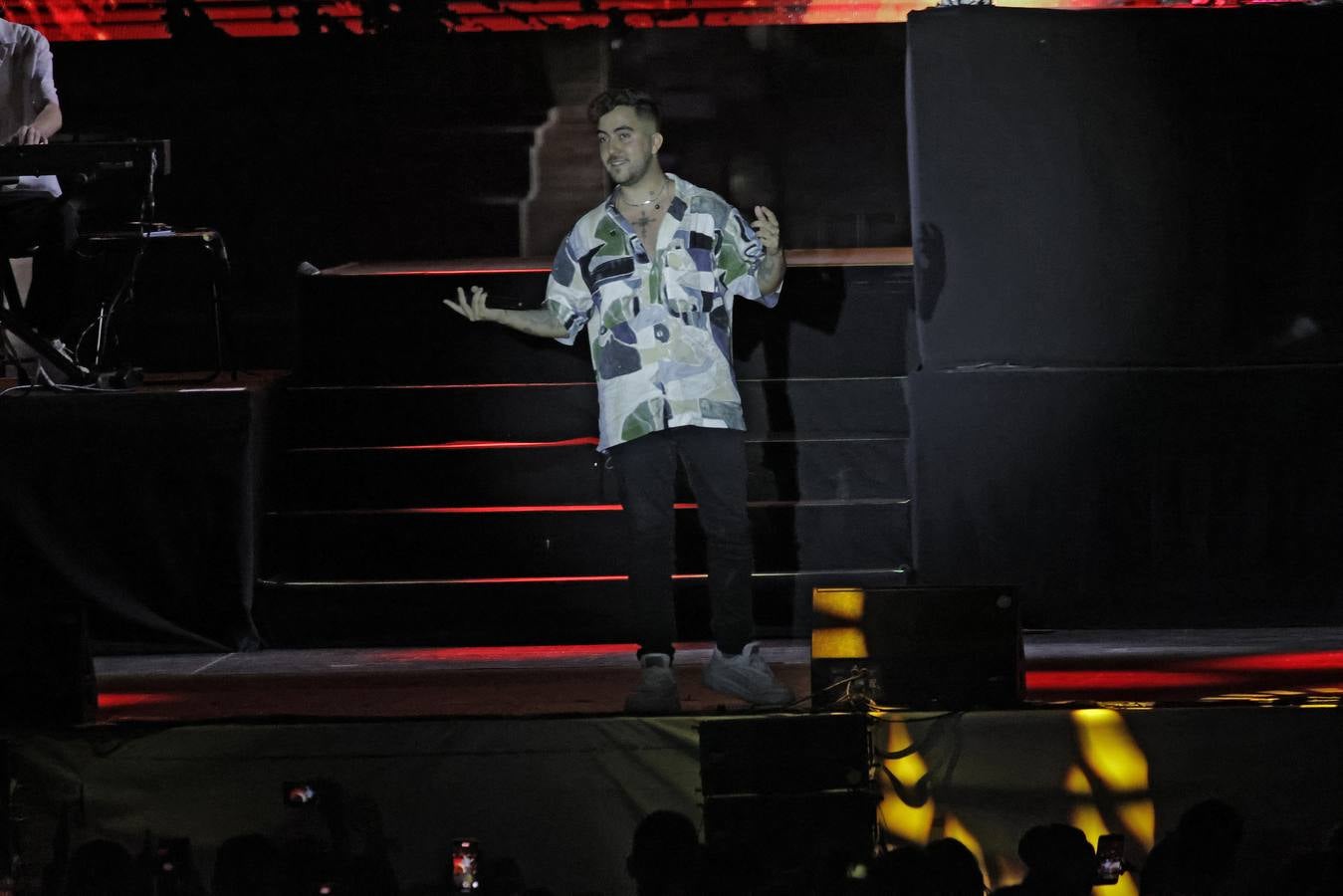 Beret presentó nuevo disco en Sevilla y repasó sus temas clásicos