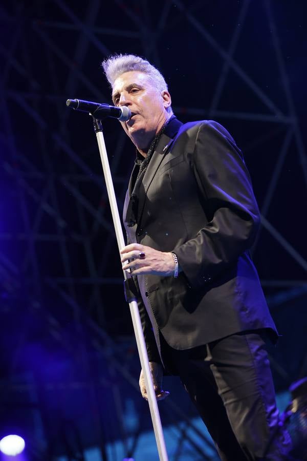 Mucho público en el doble concierto de este domingo en el Icónica, con Loquillo y Los Secretos 