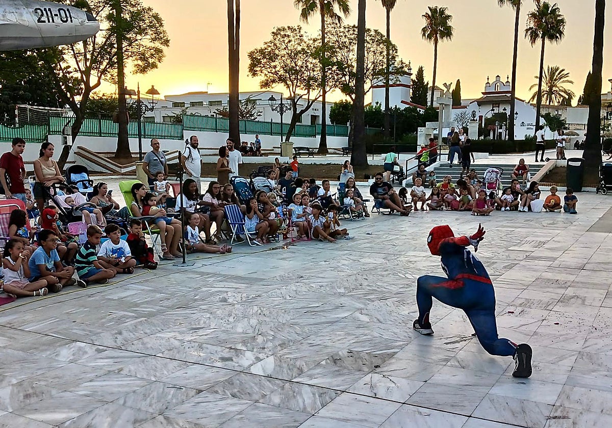 La cultura y el ocio toma las plazas y espacios públicos de la provincia de Sevilla