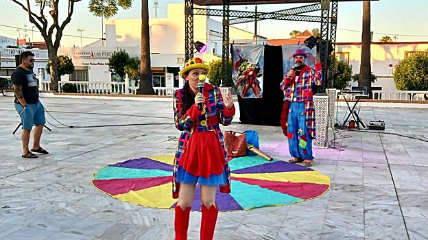 El teatro llega durante el verano a las calles de la localidad aljarafeña de Espartinas