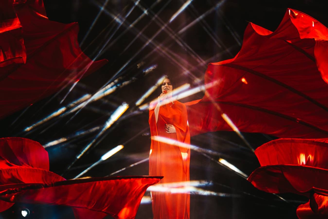 La cantante italiana actuó durante más de dos horas en su primer concierto ante el público sevillano