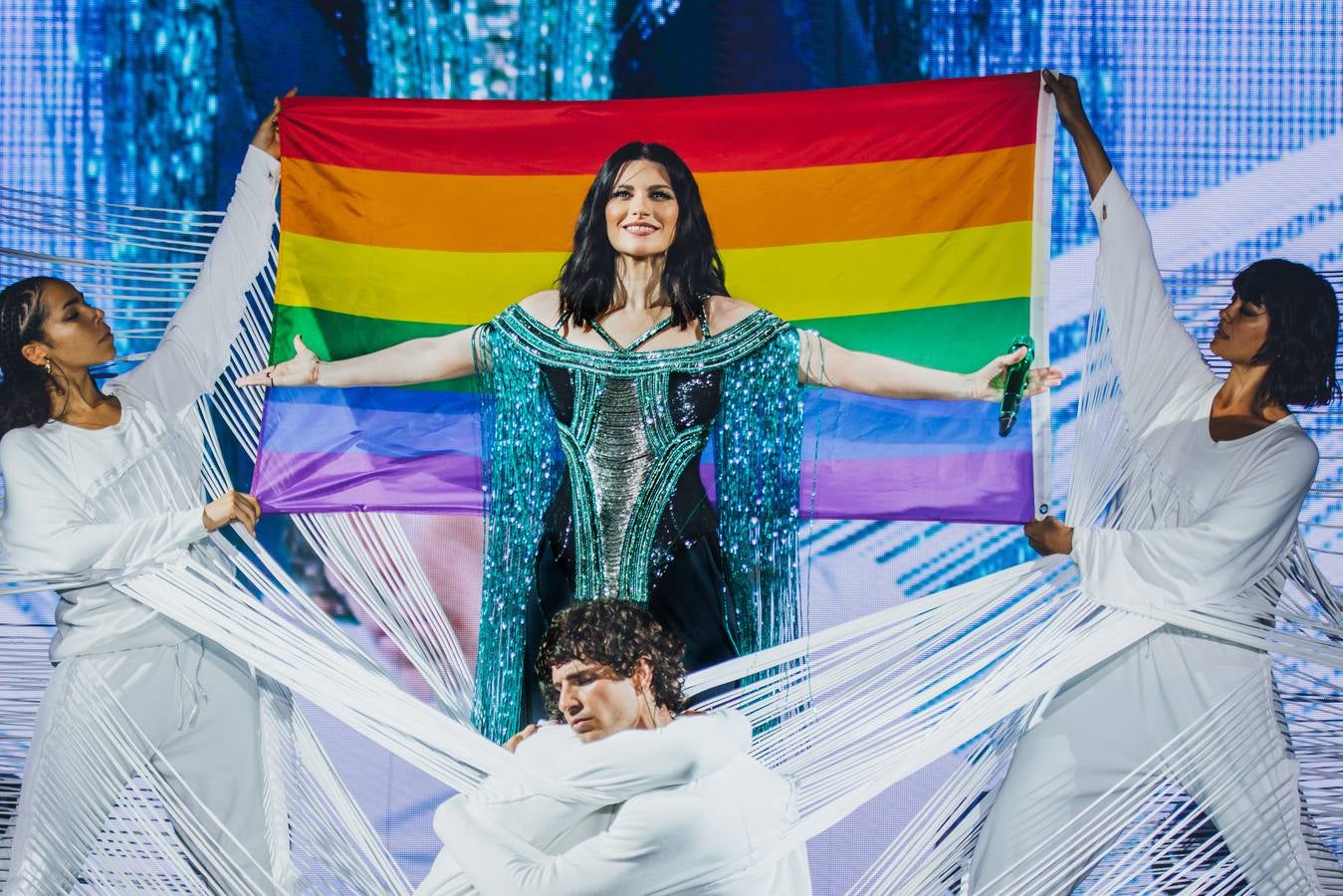 La cantante italiana actuó durante más de dos horas en su primer concierto ante el público sevillano
