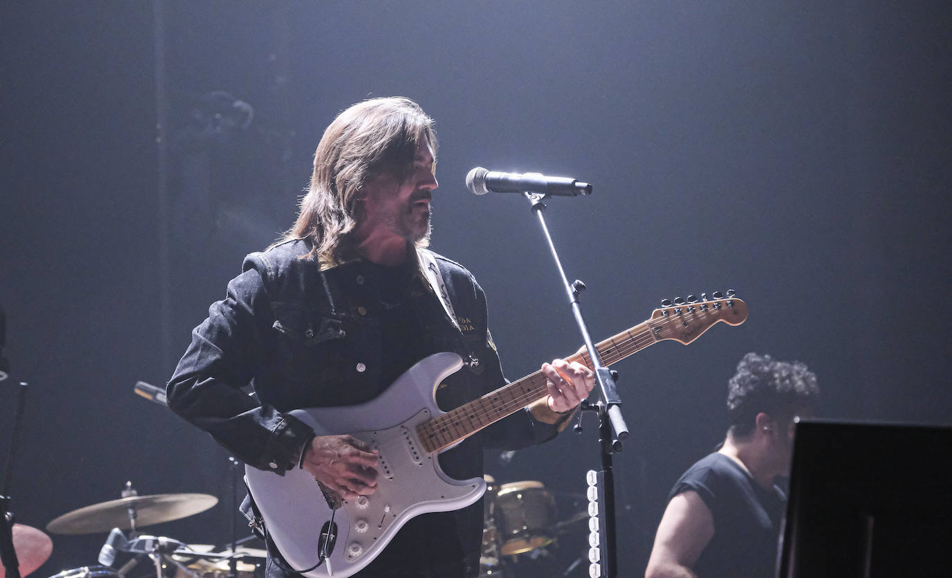 El concierto de Juanes en el auditorio del Cartuja Center CITE de Sevilla