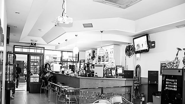 Interior de local Karaoke Tiamo