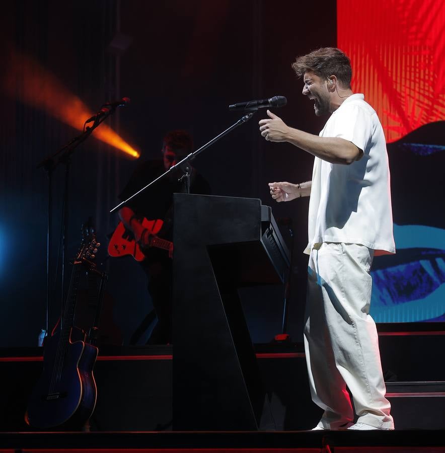 Pablo Alborán hizo un repaso por todos sus temas, coreados siempre por el público