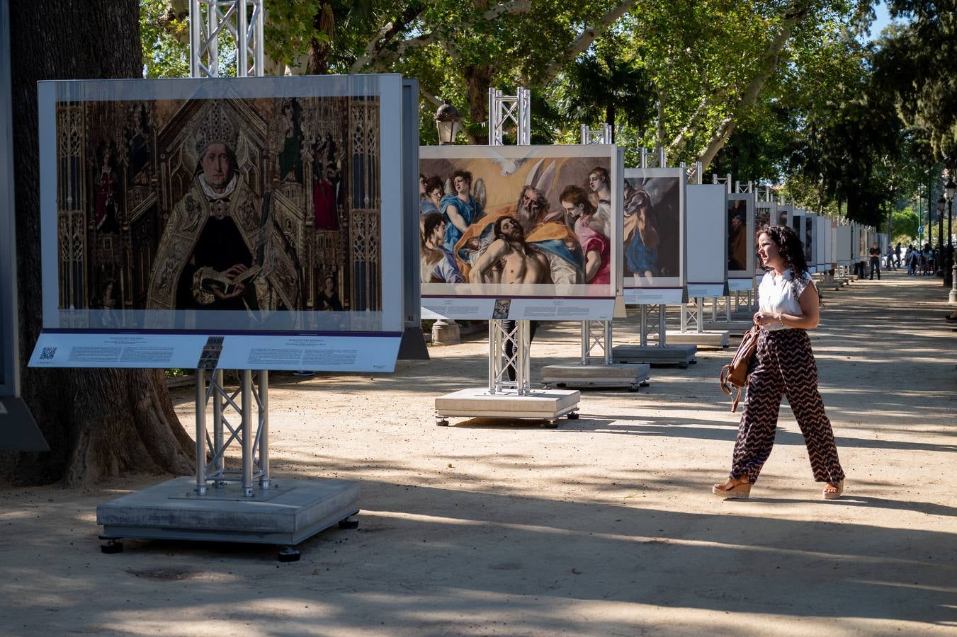 Momento de la inauguración este viernes de la exposición 'El Prado en las calles'