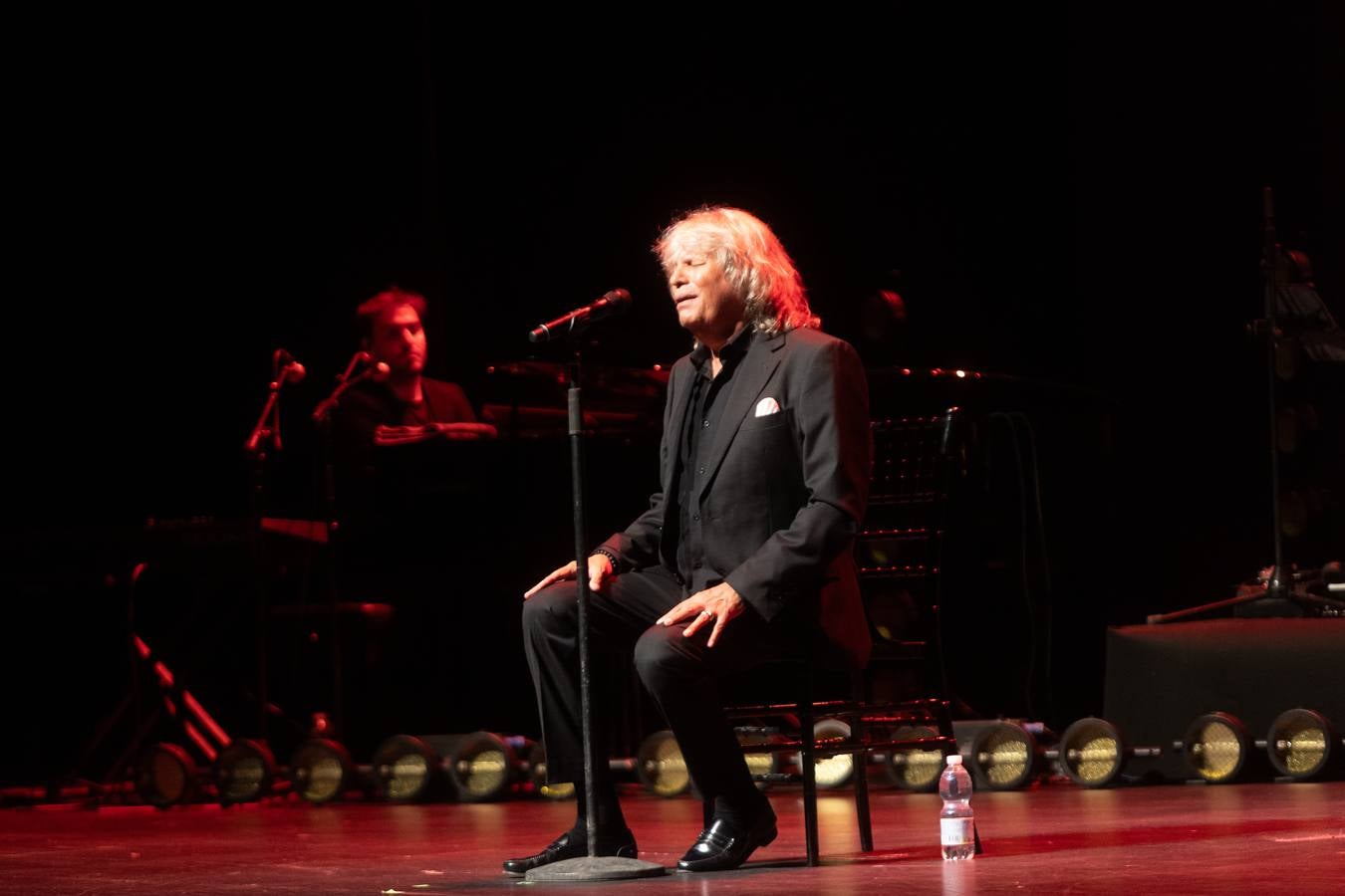 Momento del concierto de José Mercé en el Cartuja Center en Sevilla 