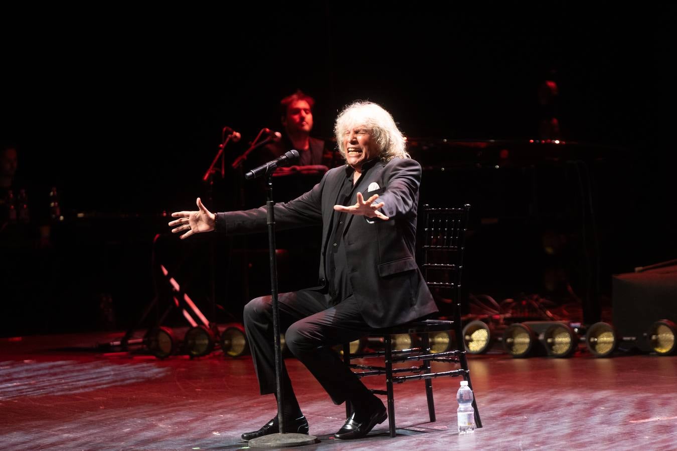 Momento del concierto de José Mercé en el Cartuja Center en Sevilla 