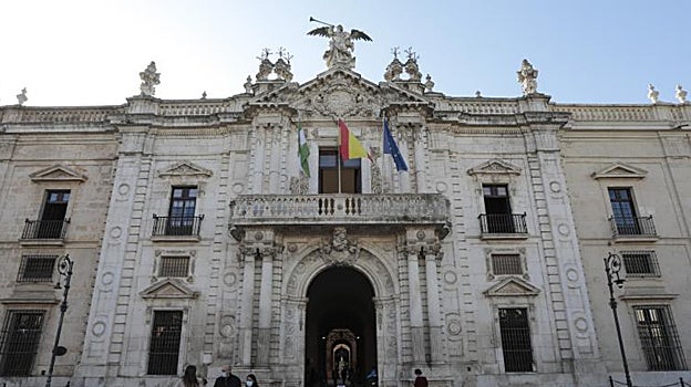 Fachada de la Fábrica de Tabacos