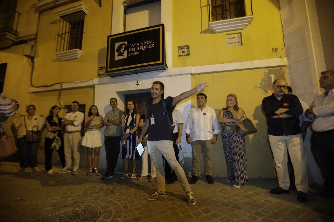 El Antiquarium, los museos de las hermandades, la casa-palacio de la condesa de Lebrija, una noche bailando swing en las Setas o una ruta teatralizada por Sevilla hicieron las delicias del público en esta noche mágica