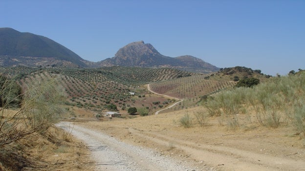 La Sierra Sur es un territorio plagado de posibilidades para los aficionados a la naturaleza y al aire libre