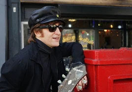Javier Parisi : «Es una responsabilidad hacer de John Lennon, pero a la vez me siento muy a gusto»